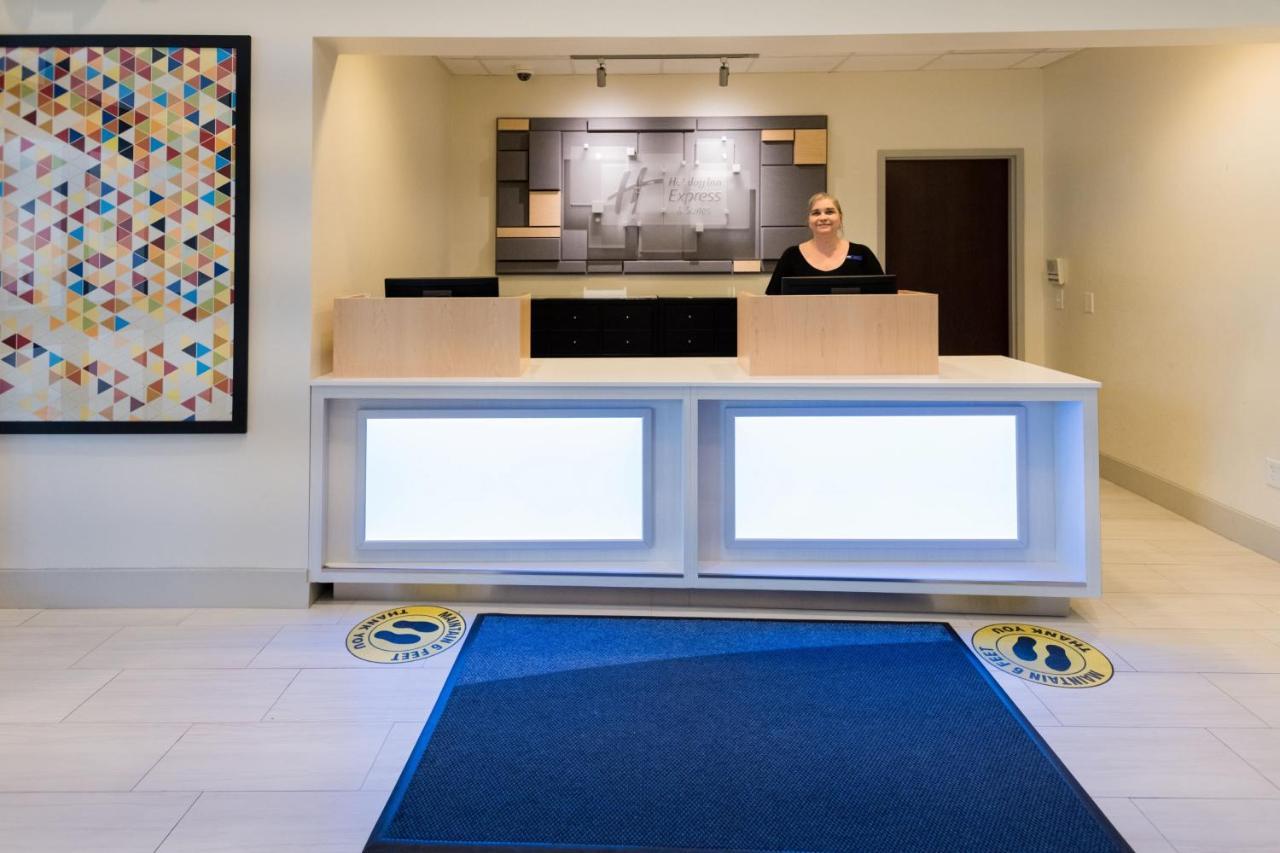Holiday Inn Express & Suites Lexington North West-The Vineyard By Ihg Екстериор снимка