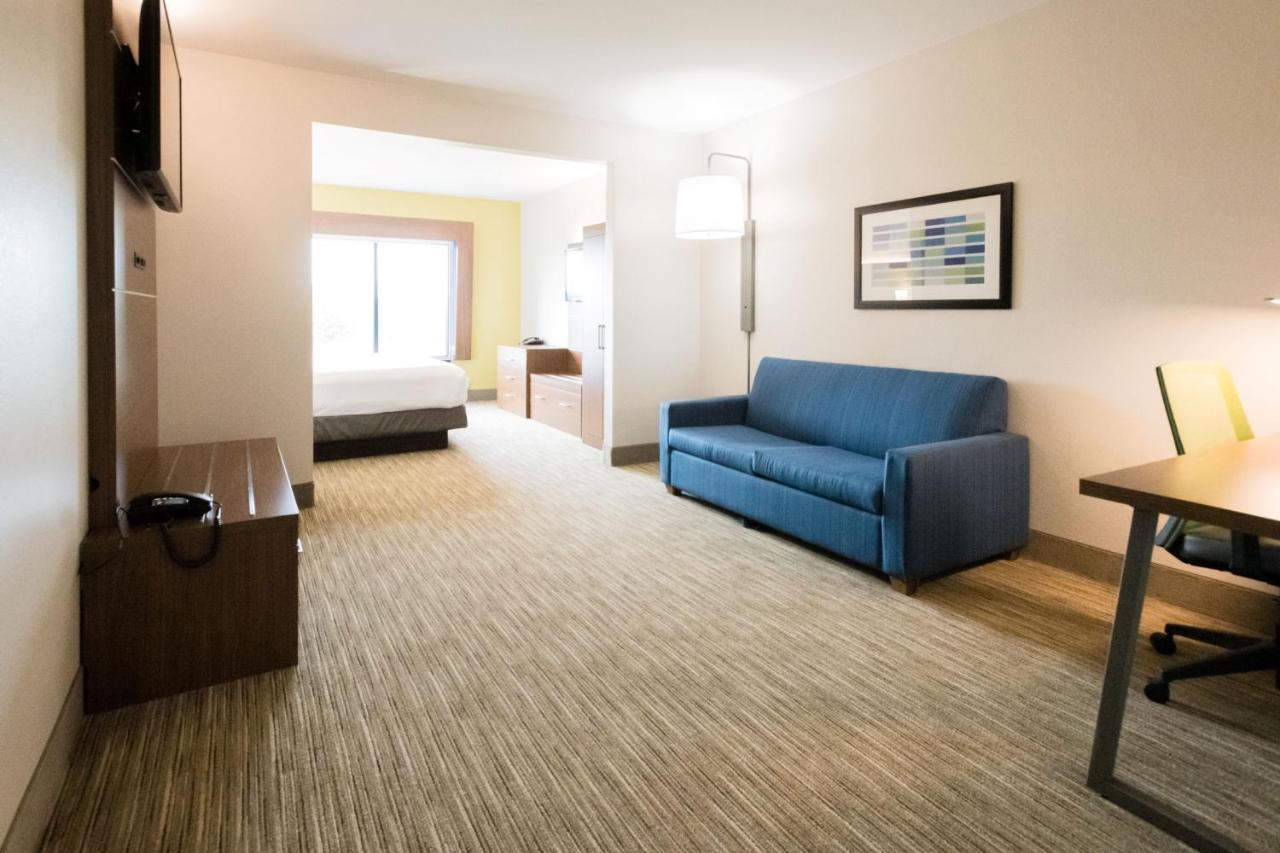Holiday Inn Express & Suites Lexington North West-The Vineyard By Ihg Екстериор снимка