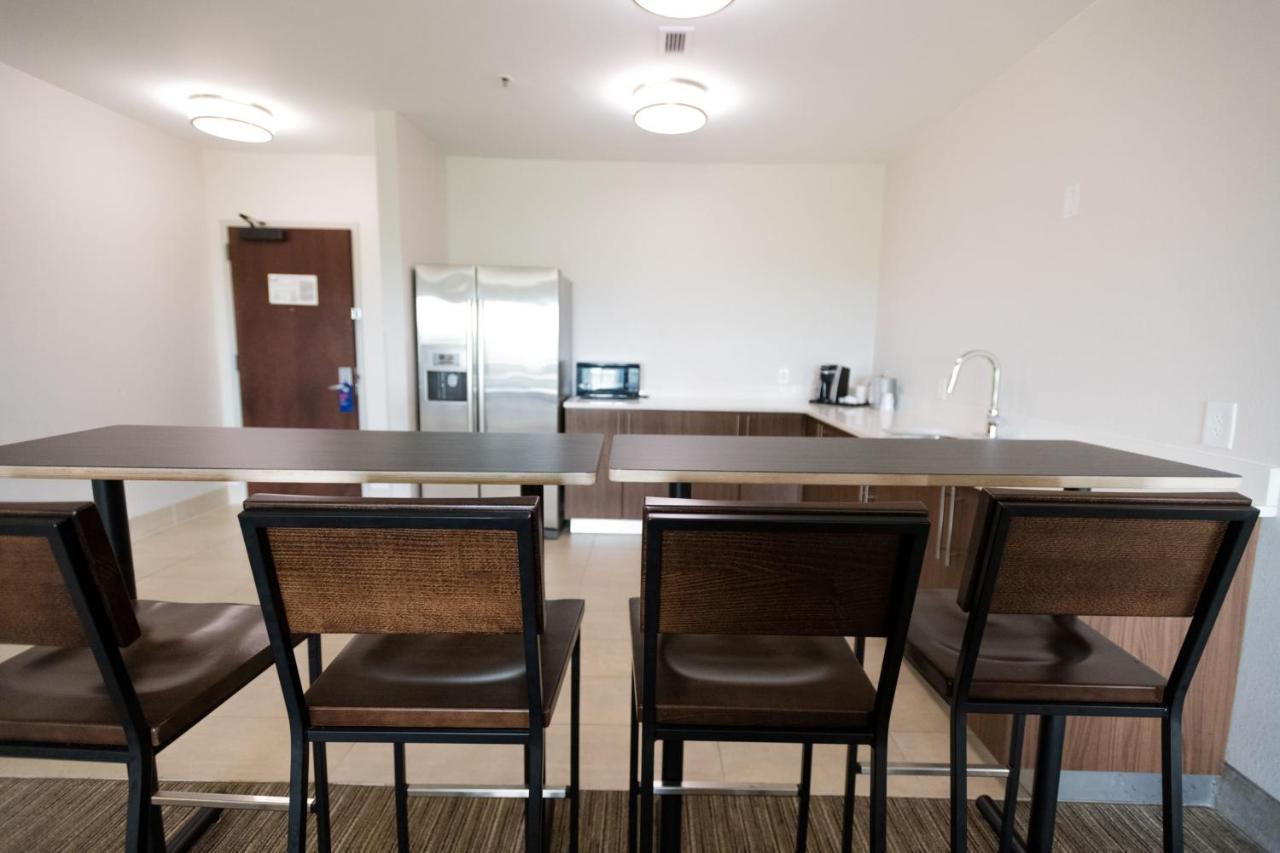 Holiday Inn Express & Suites Lexington North West-The Vineyard By Ihg Екстериор снимка
