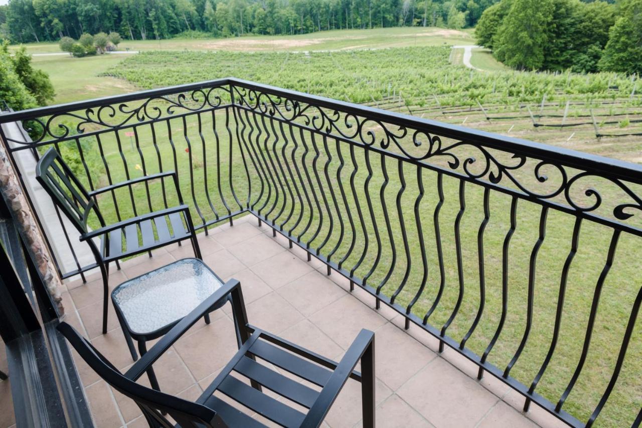 Holiday Inn Express & Suites Lexington North West-The Vineyard By Ihg Екстериор снимка