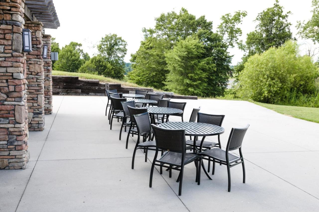 Holiday Inn Express & Suites Lexington North West-The Vineyard By Ihg Екстериор снимка
