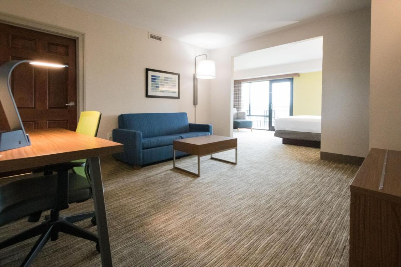Holiday Inn Express & Suites Lexington North West-The Vineyard By Ihg Екстериор снимка