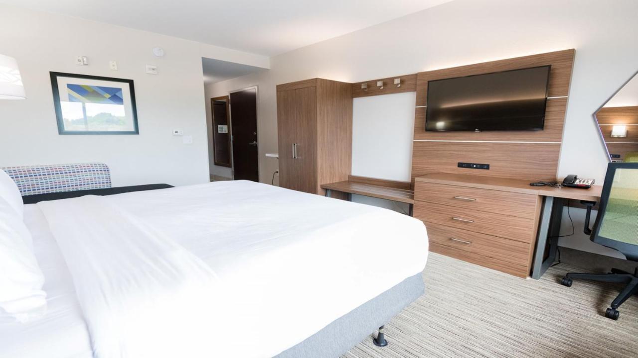 Holiday Inn Express & Suites Lexington North West-The Vineyard By Ihg Екстериор снимка