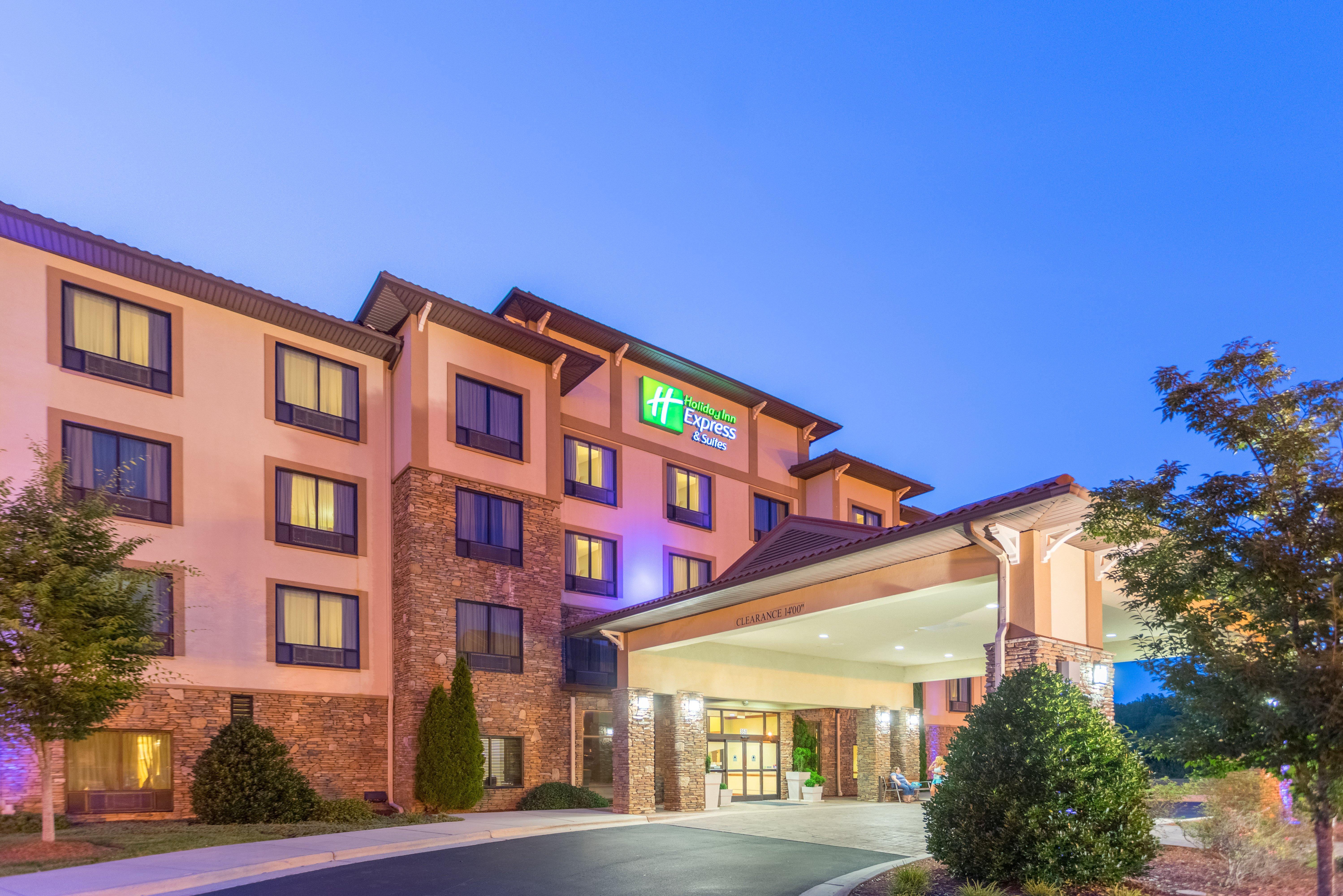 Holiday Inn Express & Suites Lexington North West-The Vineyard By Ihg Екстериор снимка