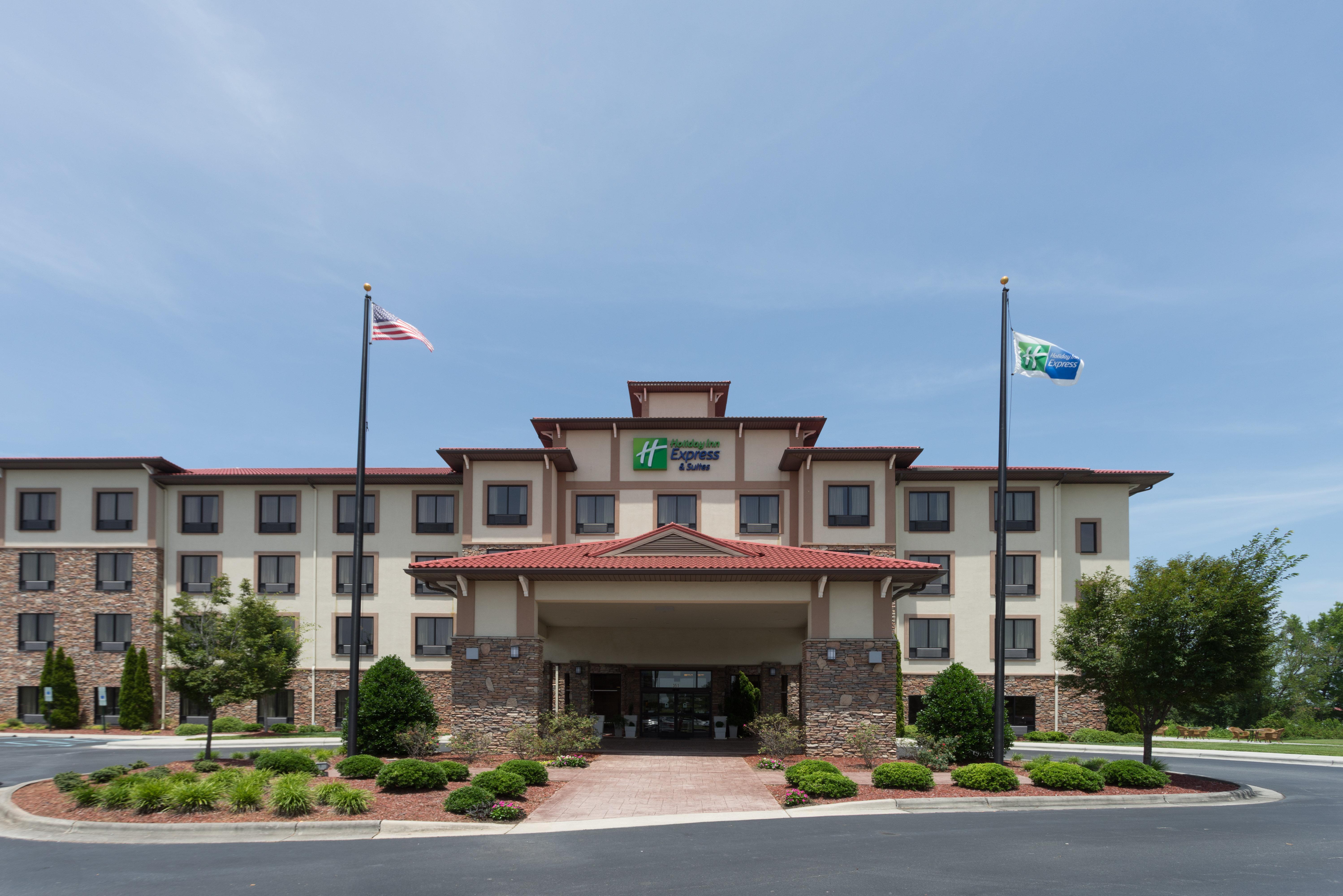 Holiday Inn Express & Suites Lexington North West-The Vineyard By Ihg Екстериор снимка