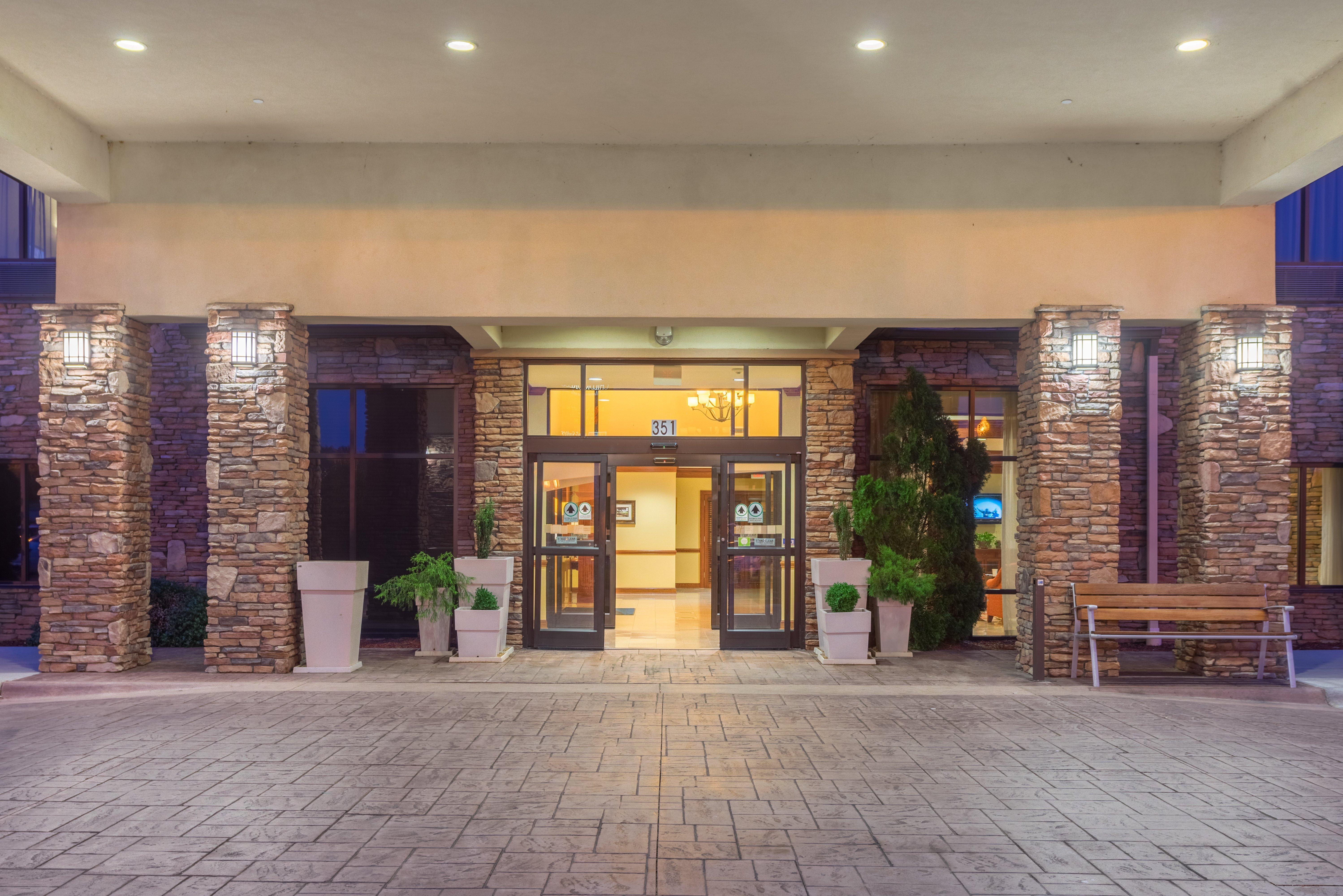 Holiday Inn Express & Suites Lexington North West-The Vineyard By Ihg Екстериор снимка