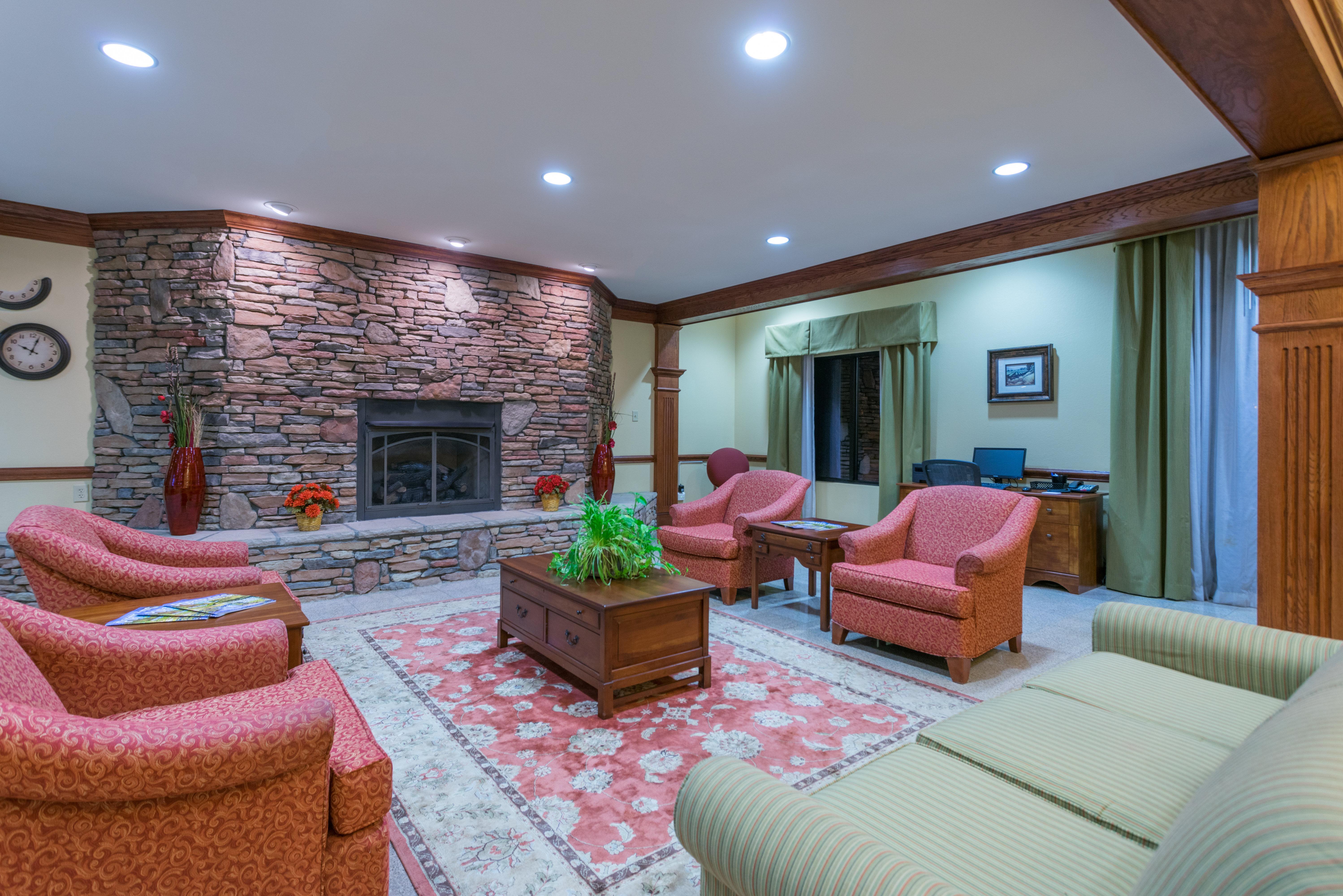 Holiday Inn Express & Suites Lexington North West-The Vineyard By Ihg Екстериор снимка