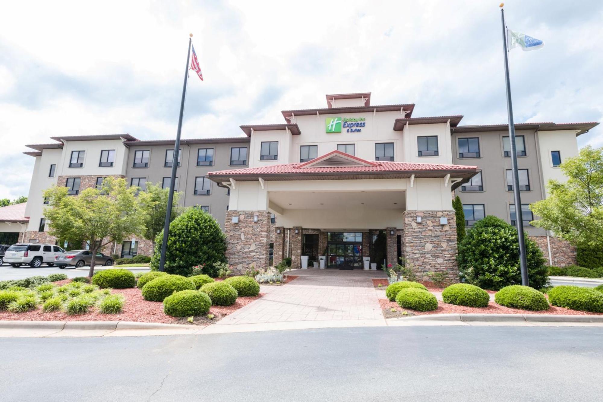 Holiday Inn Express & Suites Lexington North West-The Vineyard By Ihg Екстериор снимка